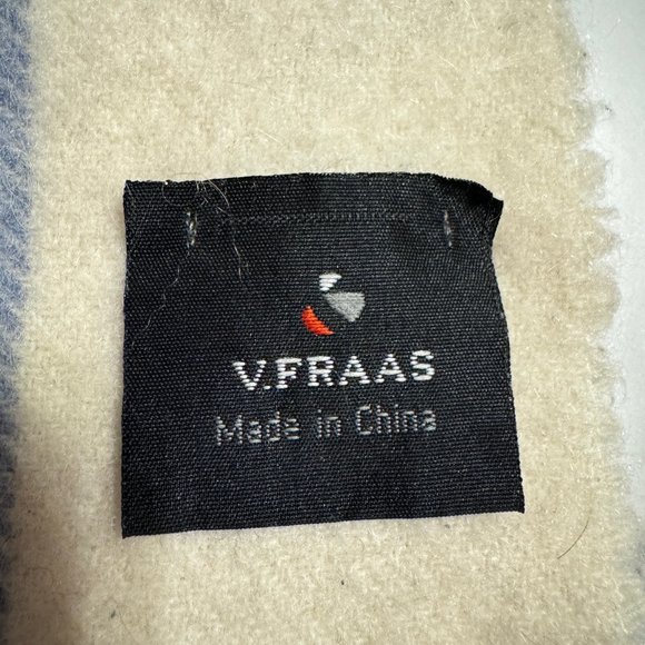 V. FRAAS 100% Cashmere Plaid Scarf - Picture 3 of 10